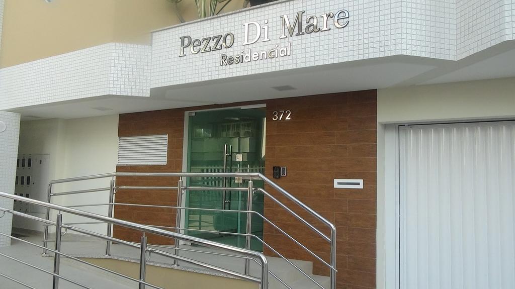 Edificio Piezzo De Mare Lägenhet Meia Praia Exteriör bild